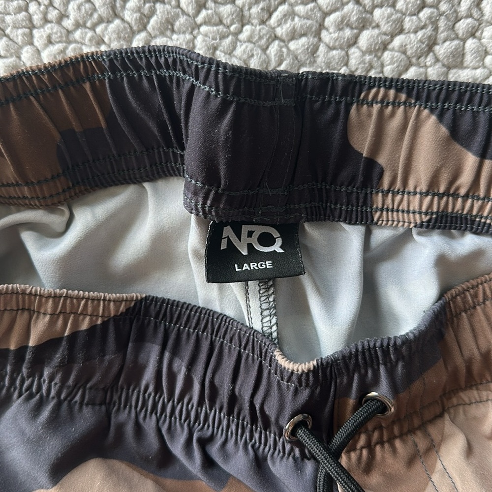 Men’s NFQ training shorts, Size Large - Picture 3 of 3